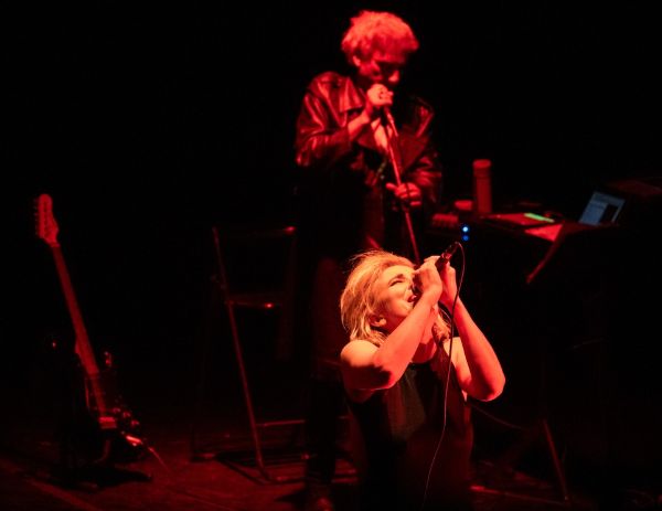 LA FORZA FEMMINILE DI ISMENE COME UN'OPERA ROCK CON FLAVIA PEZZO E MASSIMO BEVILACQUA